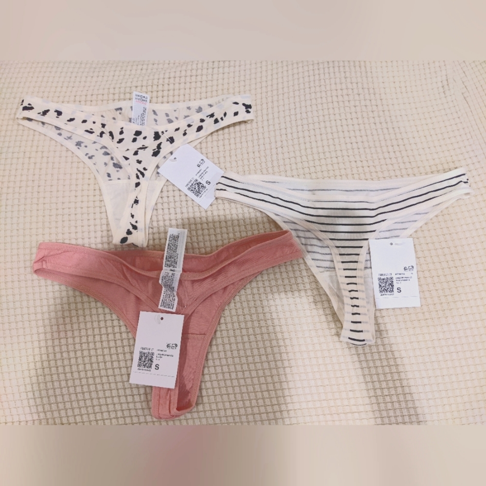 Forever 21 thong panties size S